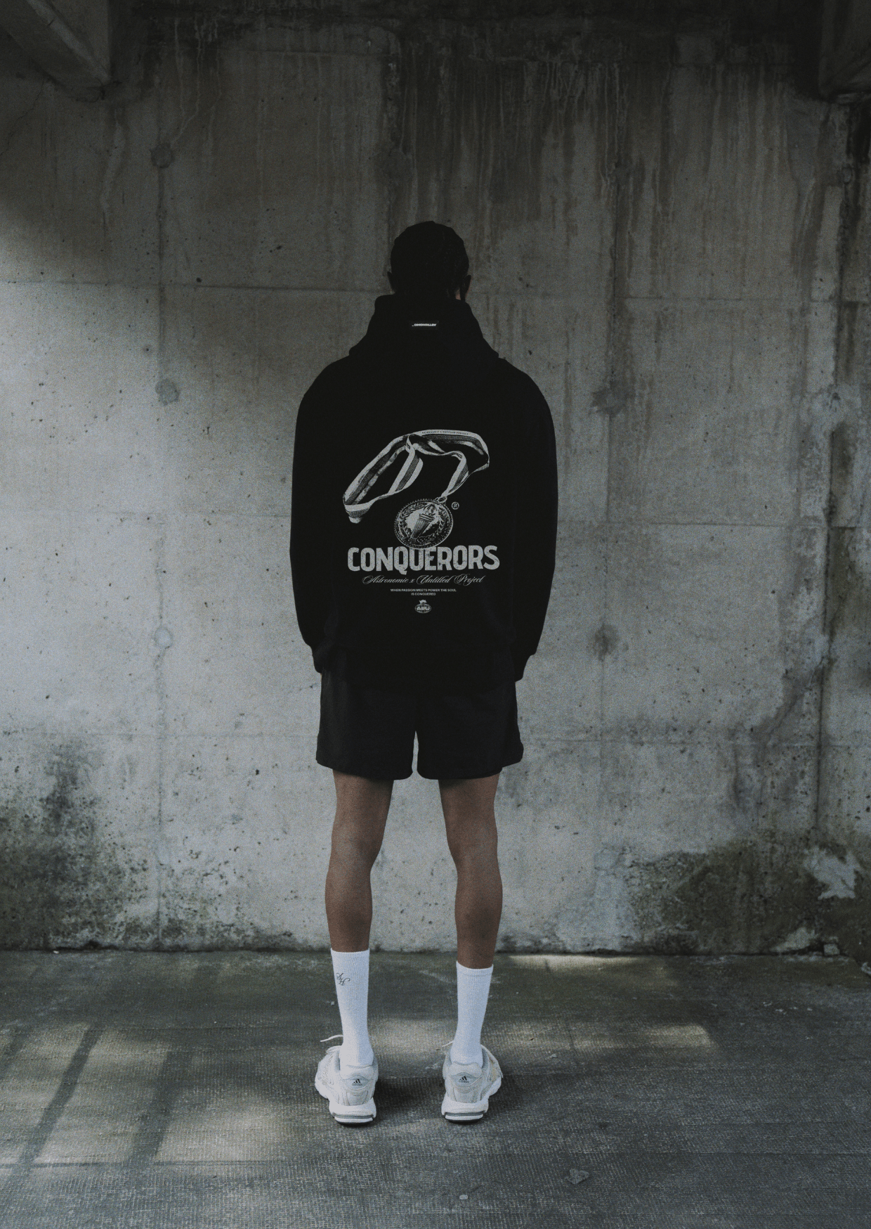 Hoodie Conquerors - Negro - Astronomic