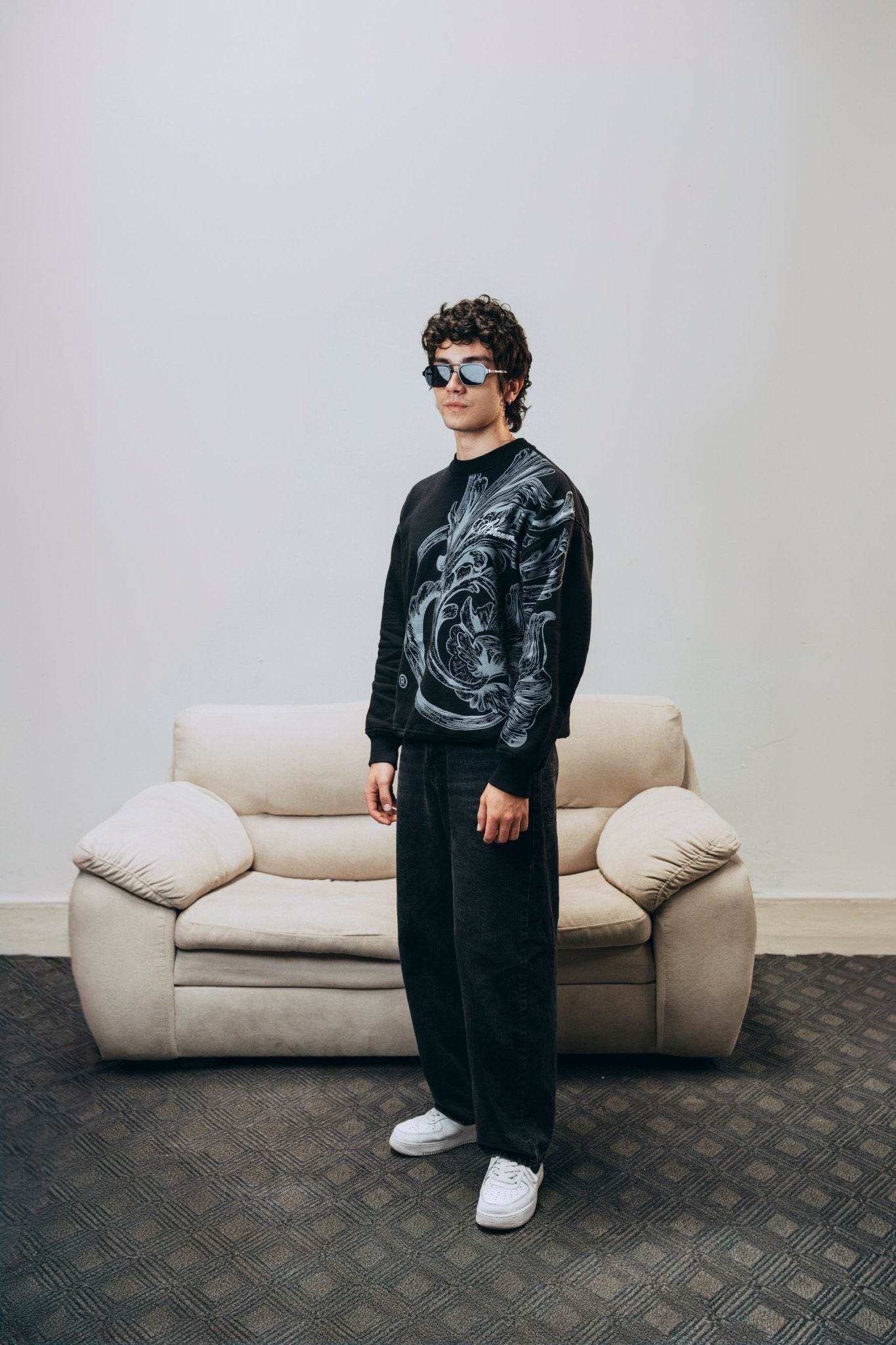Royal Black Crewneck - Astronomic