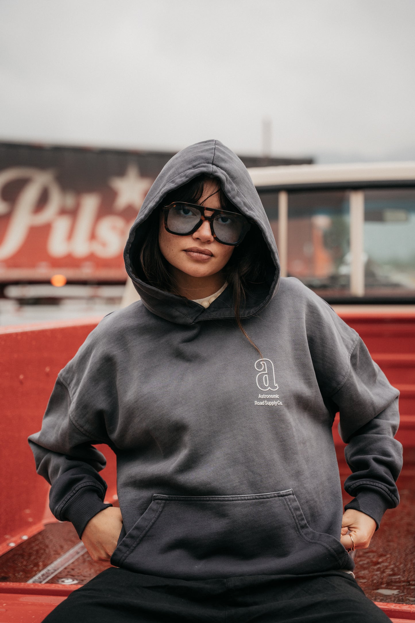 Hoodie Road Supply - Gris Oscuro Degradé