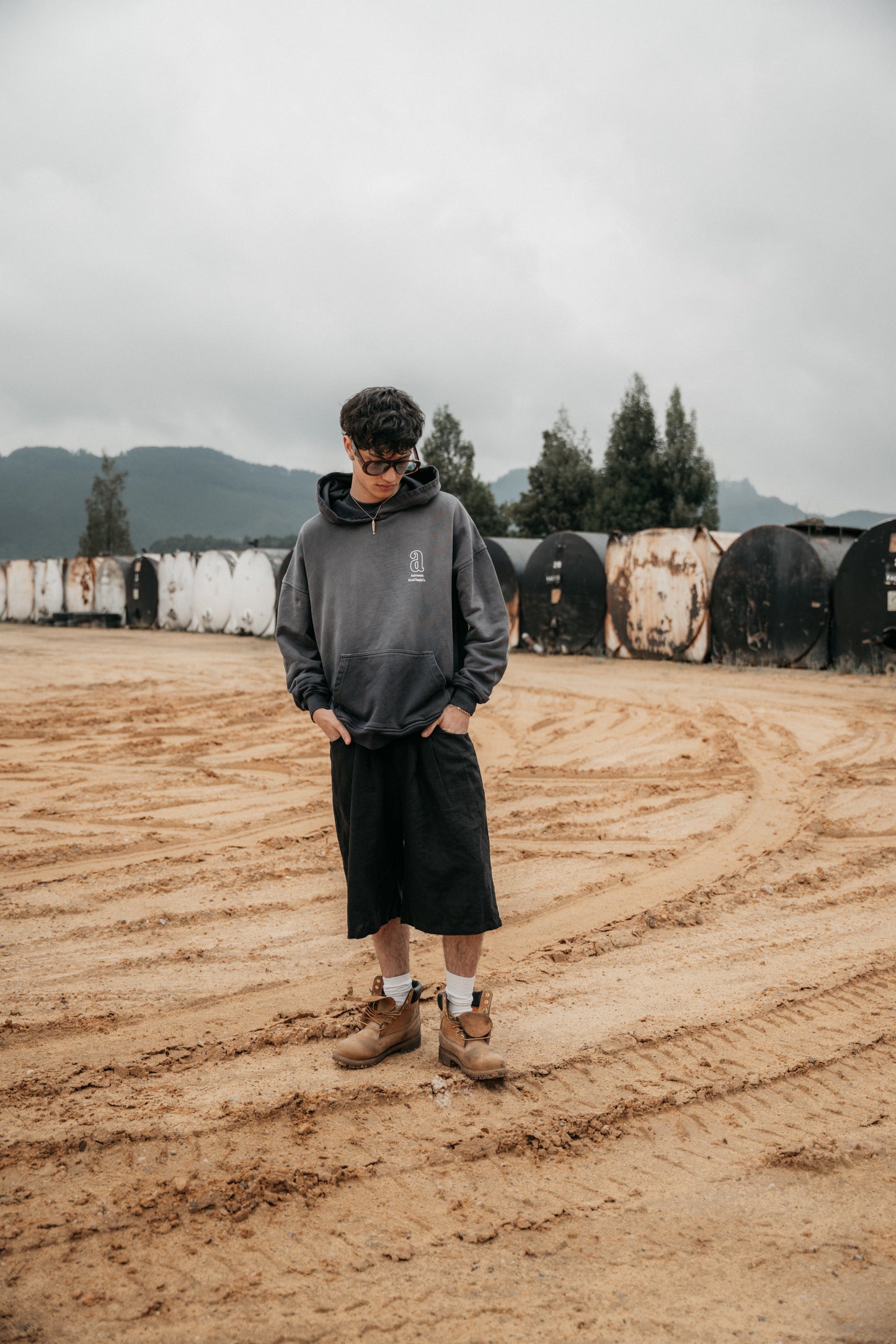 Hoodie Road Supply - Gris Oscuro Degradé