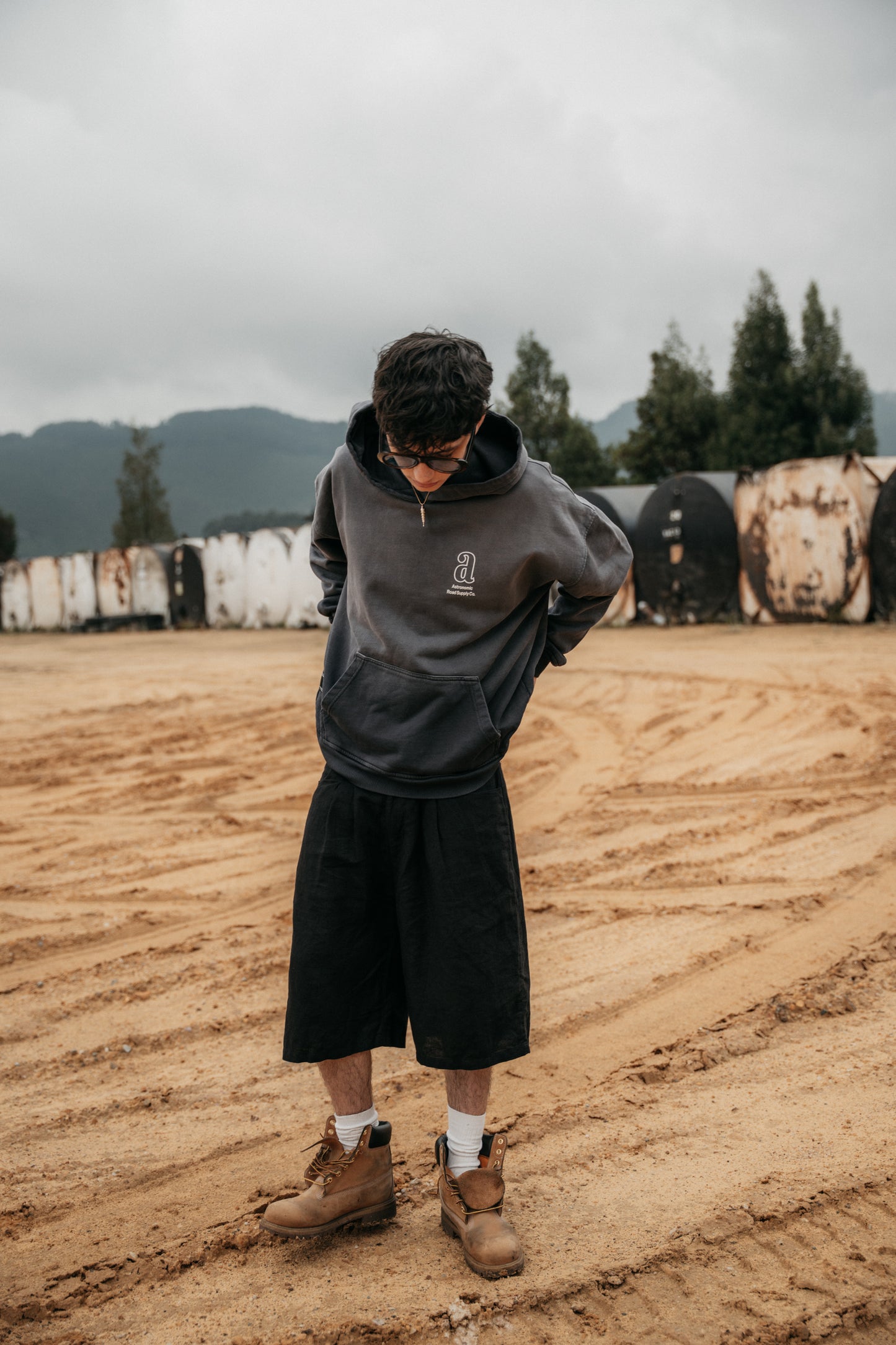 Hoodie Road Supply - Gris Oscuro Degradé