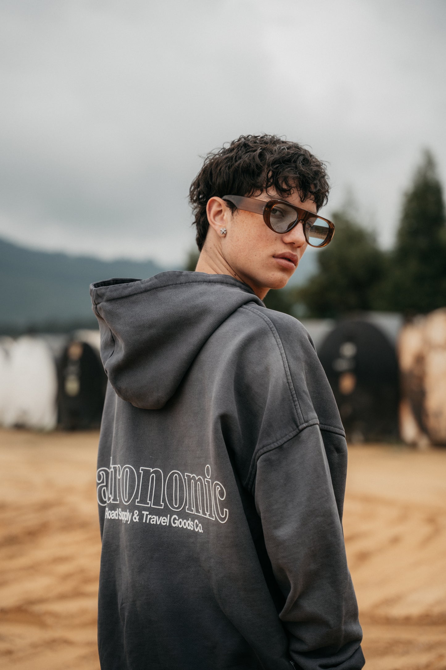 Hoodie Road Supply - Gris Oscuro Degradé